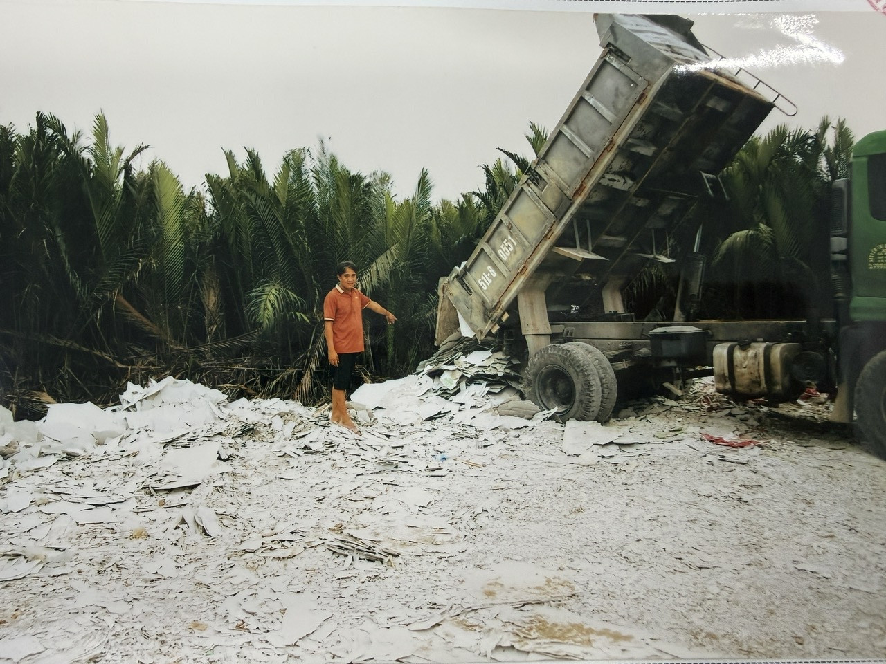 Nghi phạm Lê Văn Cường và hiện trường vụ đổ thải trái phép gần 600 tấn tại tỉnh Tây Ninh