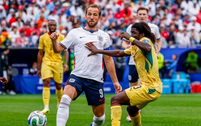 Harry Kane bị hàng thủ Ghana phong tỏa chặt chẽ trong suốt trận đấu.