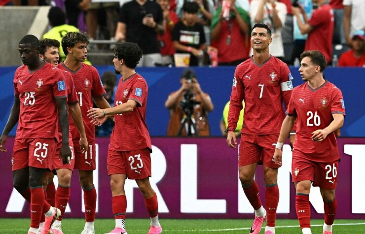 Cristiano Ronaldo lập cú đúp giúp Bồ Đào Nha đại thắng Uzbekistan