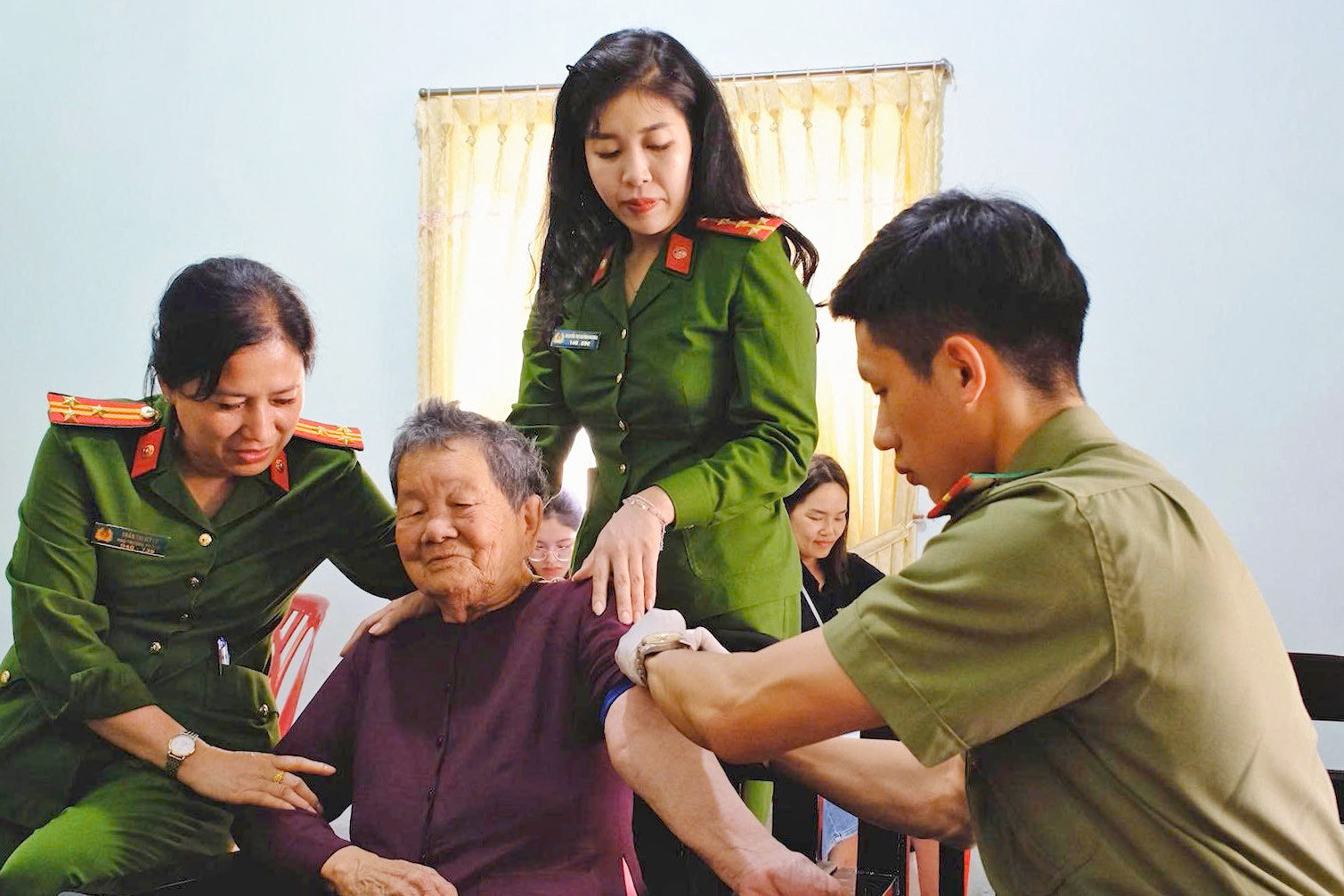 cong-an-lam-dong-2-.jpg