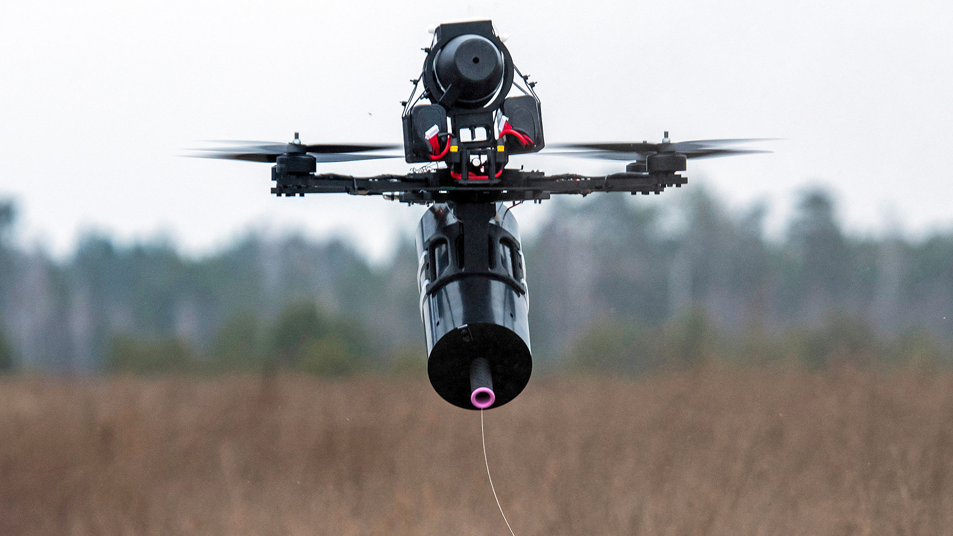 Drone FPV điều khiển bằng cáp quang được sử dụng trong thực chiến