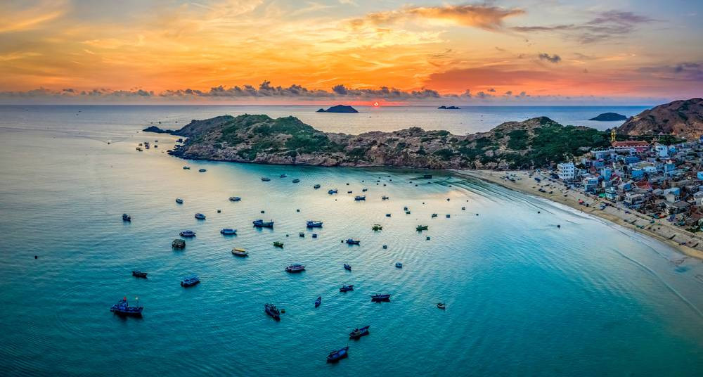 Tourists can experience the pristine marine environment in the Ky Co area of ​​Quy Nhon.