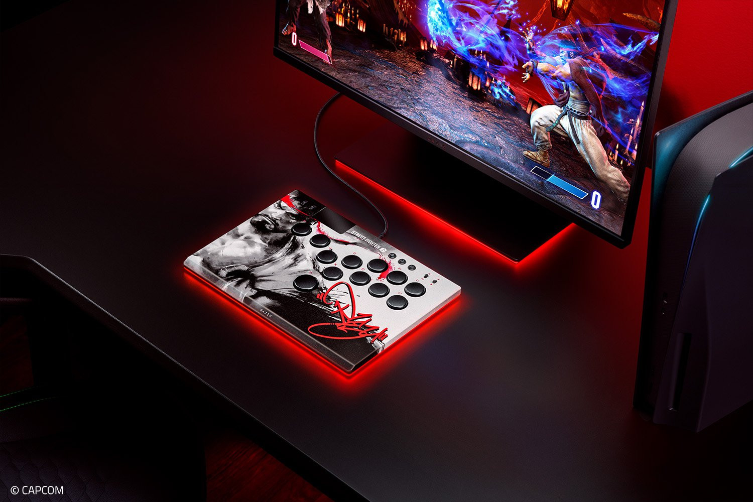 Cận cảnh các nút bấm và thiết kế mỏng của Razer Kitsune Ryu Edition