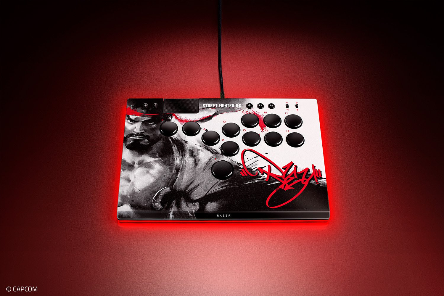 Mặt bên và cổng kết nối của Razer Kitsune