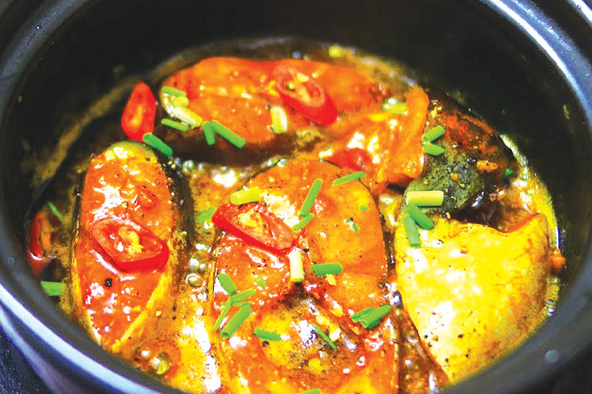 how-to-make-ca-kho-to-thom-delicious-buffet-poseidon-01.jpg