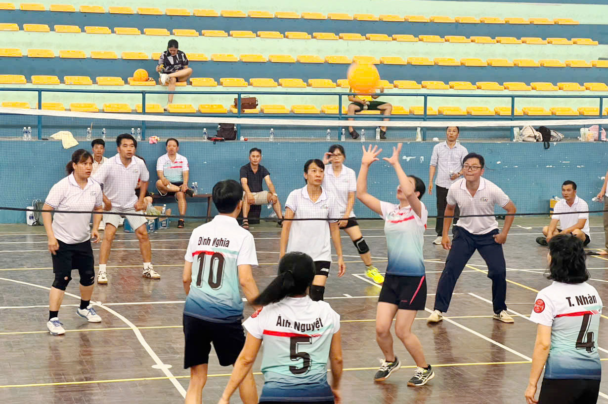Hoi thao1