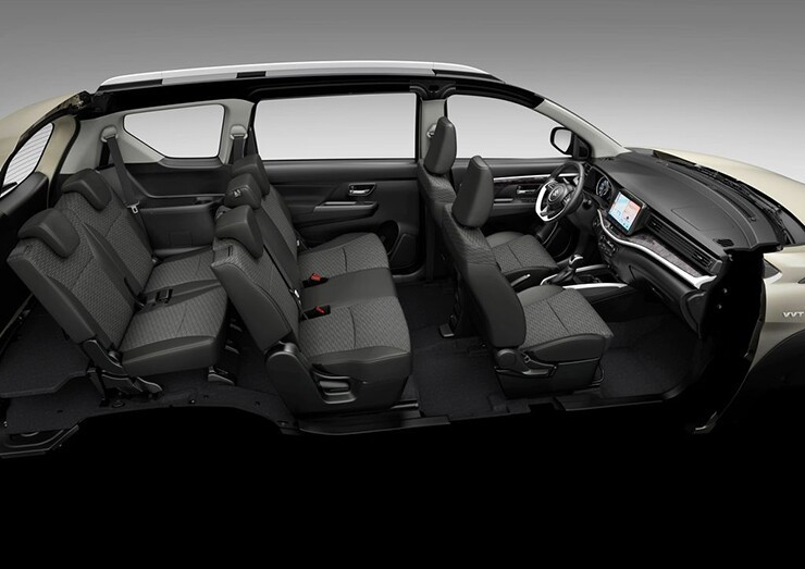 Hàng ghế thứ ba của Suzuki XL7 Hybrid có thể gập phẳng