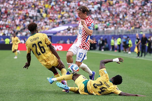 Luka Modric kiểm soát tuyến giữa trước Ghana