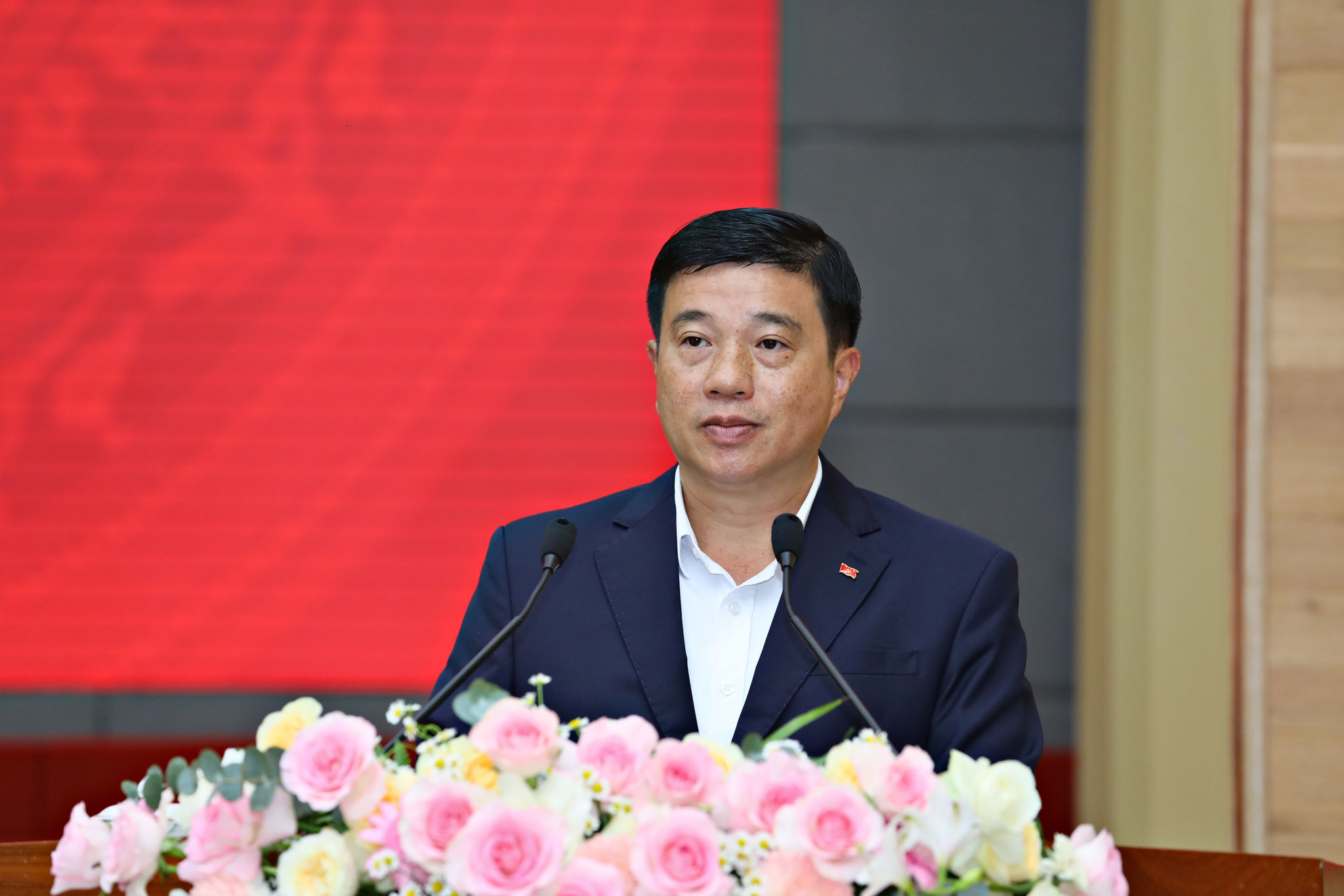 Đồng chí Y Thanh Hà Niê Kđăm, Ủy viên Ban Chấp hành Trung ương Đảng, Bí thư Tỉnh ủy, Trưởng Đoàn ĐBQH tỉnh Lâm Đồng phát biểu bế mạc Hội nghị Ban Chấp hành Đảng bộ tỉnh Lâm Đồng lần thứ 10