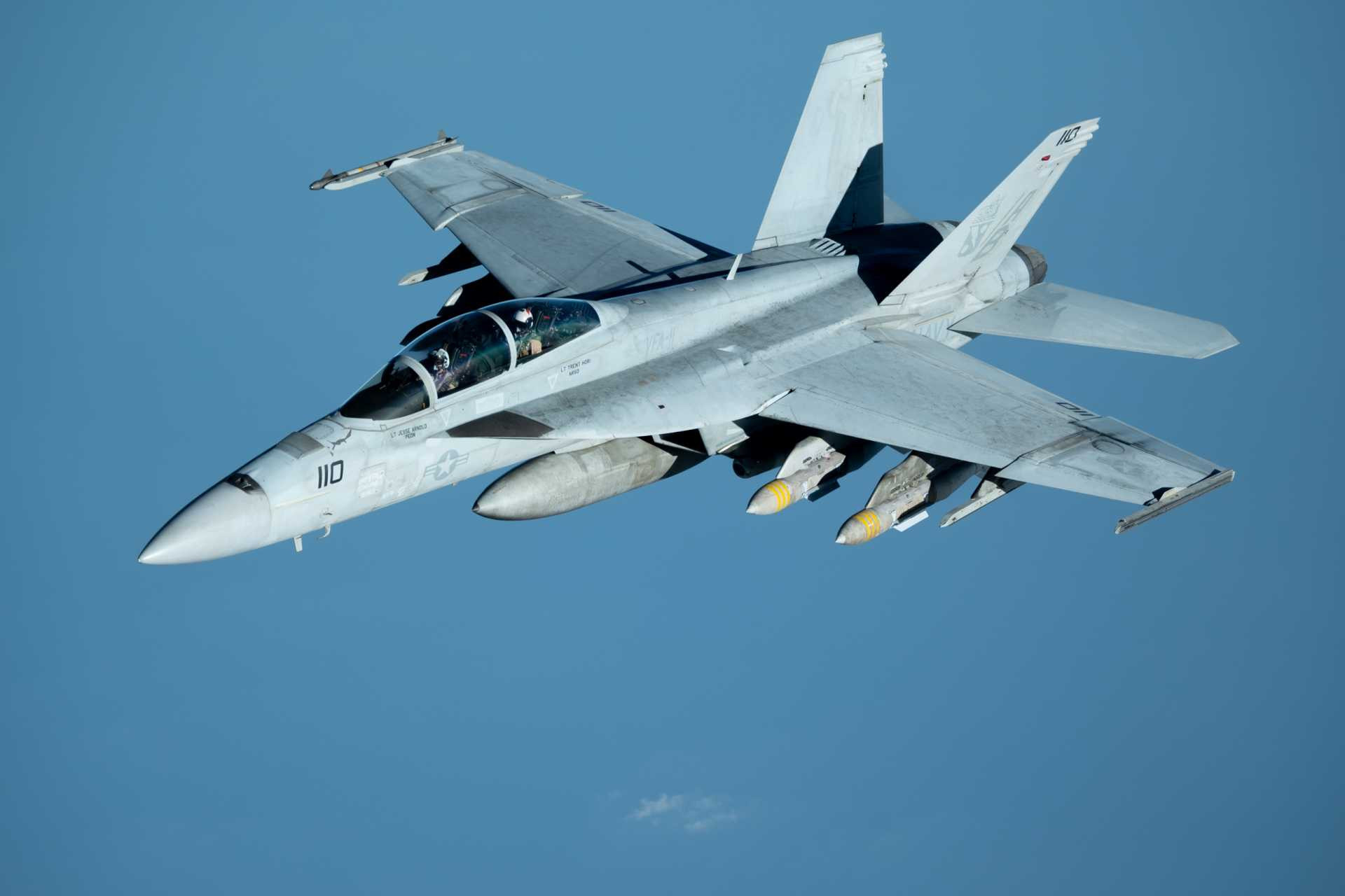 Tiêm kích F/A-18 Super Hornet thực hiện nhiệm vụ tại khu vực CENTCOM