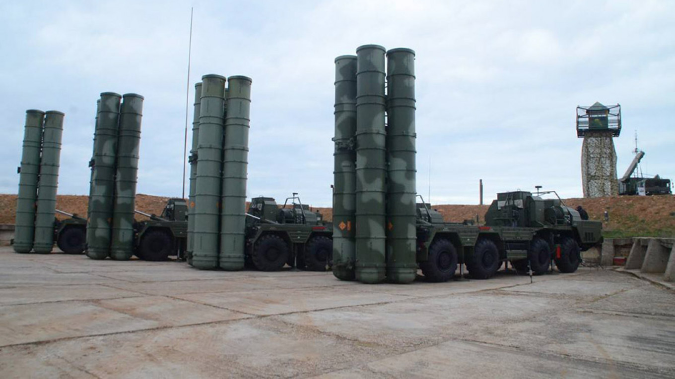 Hệ thống tên lửa phòng không S-500 Prometey của Nga trong trạng thái sẵn sàng chiến đấu