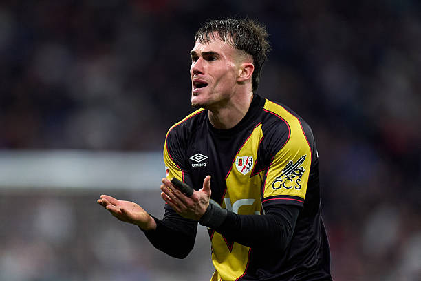 Pep Chavarria nằm trong tầm ngắm của Chelsea