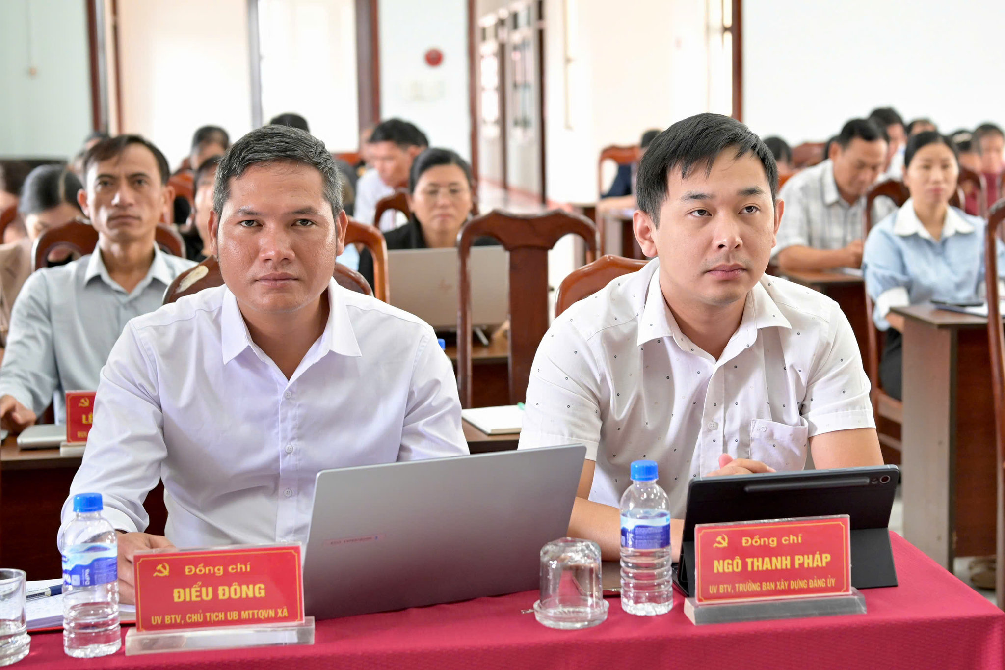 Cán bộ, đảng viên xã biên giới Tuy Đức tham gia nghiên cứu, học tập nghị quyết