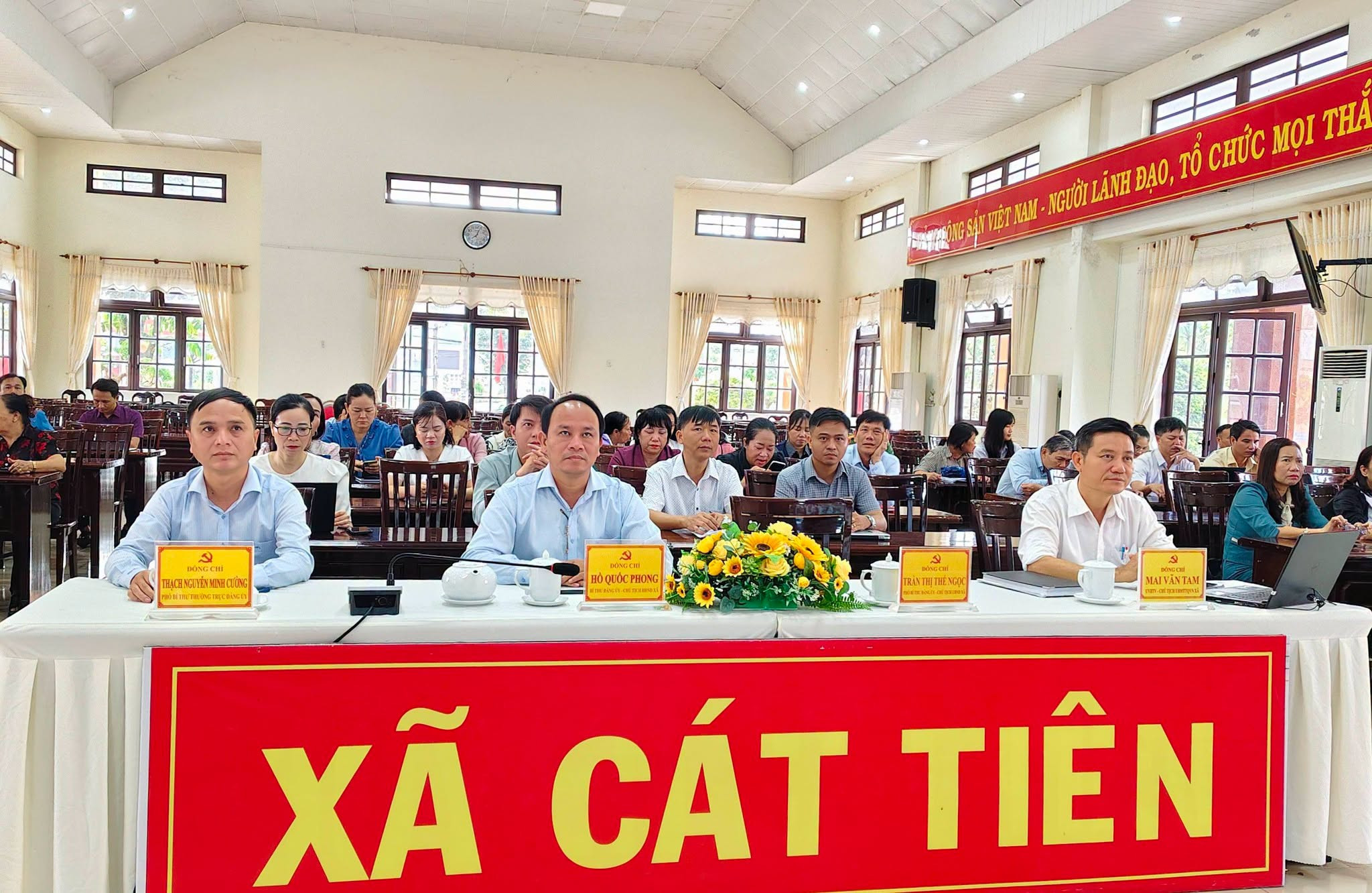 Đảng ủy xã Cát Tiên tham gia nghiên cứu học tập, quán triệt thực hiện nghị quyết