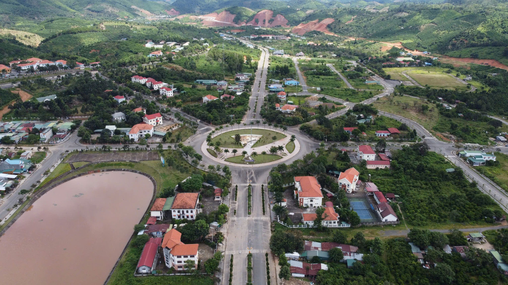 Trung tâm xã Đam Rông 2
