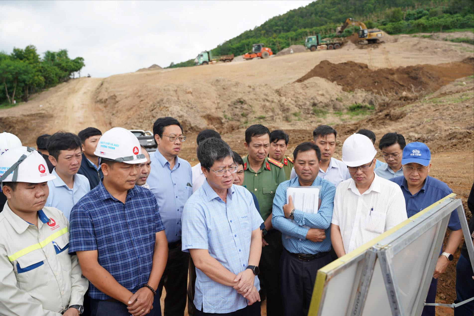 uy-vien-btv-pct-ubnd-tinh-nguyen-hong-hai.jpg