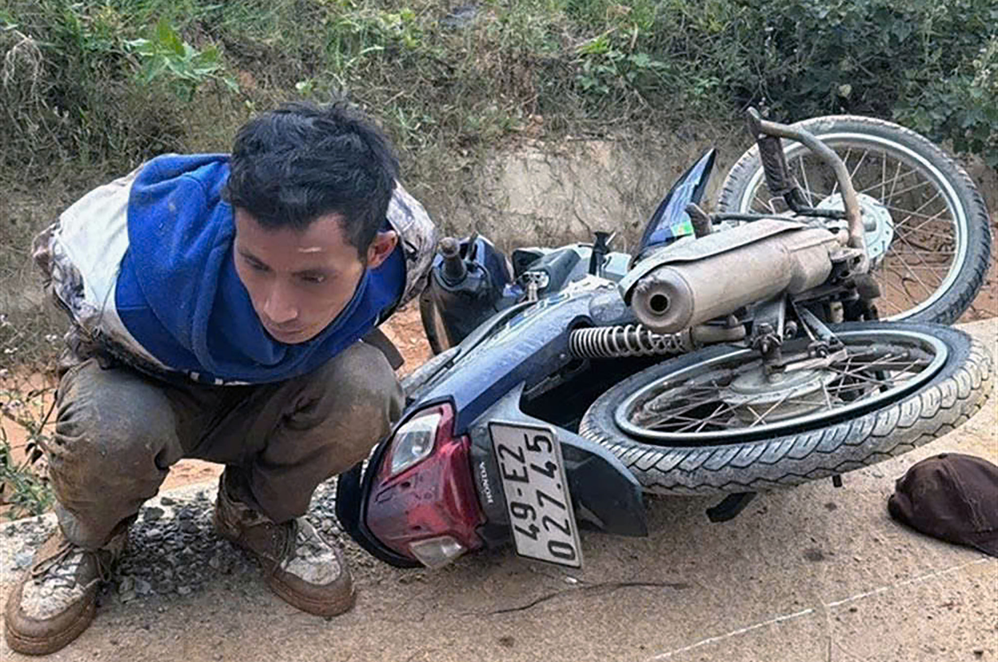 Đối tượng Tâu Xá Phiến, nghi phạm cướp ngân hàng ở Đức Trọng (Lâm Đồng )bị bắt chỉ sau hơn 1 giờ chạy trốn