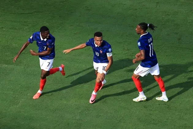 Michael Olise cùng Mbappe và Dembele tạo nên bộ ba tấn công của đội tuyển Pháp