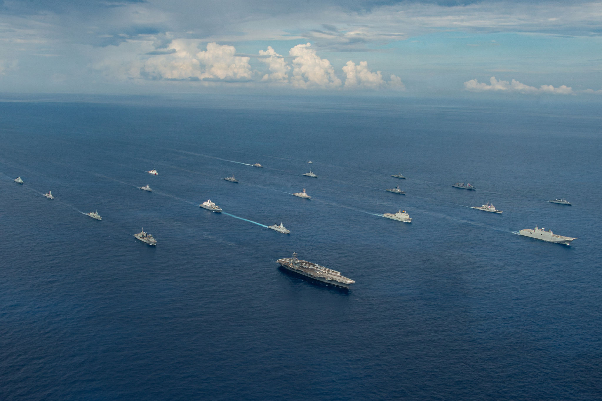 Tàu sân bay USS Nimitz tham gia cuộc diễn tập FLEETEX 250 tại Đại Tây Dương.