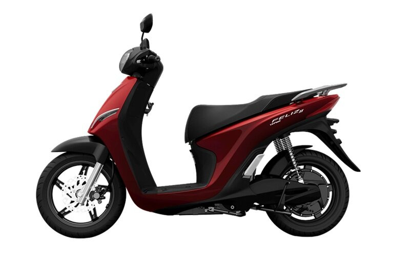 Feliz II hỗ trợ đổi pin tại trạm