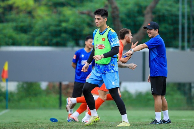 Thủ môn Trần Trung Kiên tập luyện cùng đội tuyển Việt Nam chuẩn bị cho ASEAN Cup 2026.