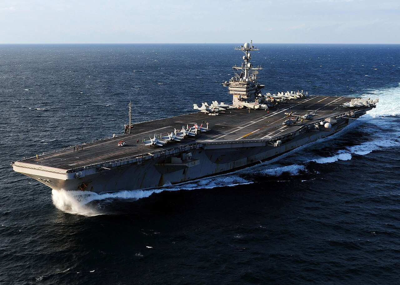 Tàu sân bay USS George Washington hoạt động tại khu vực Tây Thái Bình Dương.