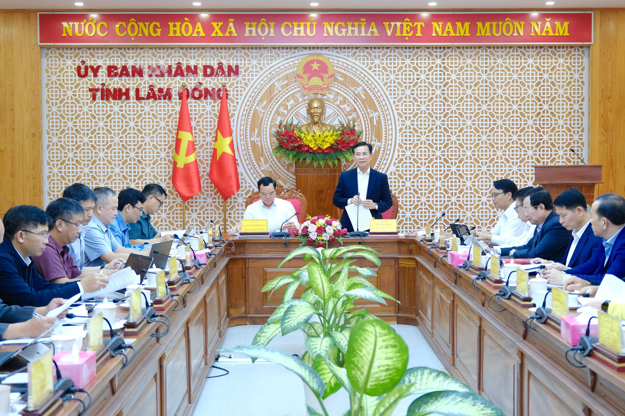 chu-tich-ubnd-tinh-phat-bieu-(1).jpg
