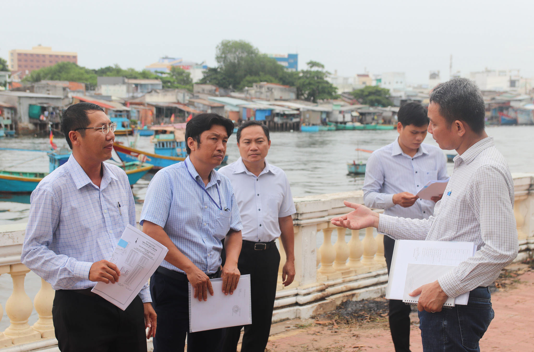 doan-khao-sat-trao-doi-va-khao-sat-thuc-te-tai-khu-di-tich-duc-thanh(1).jpg