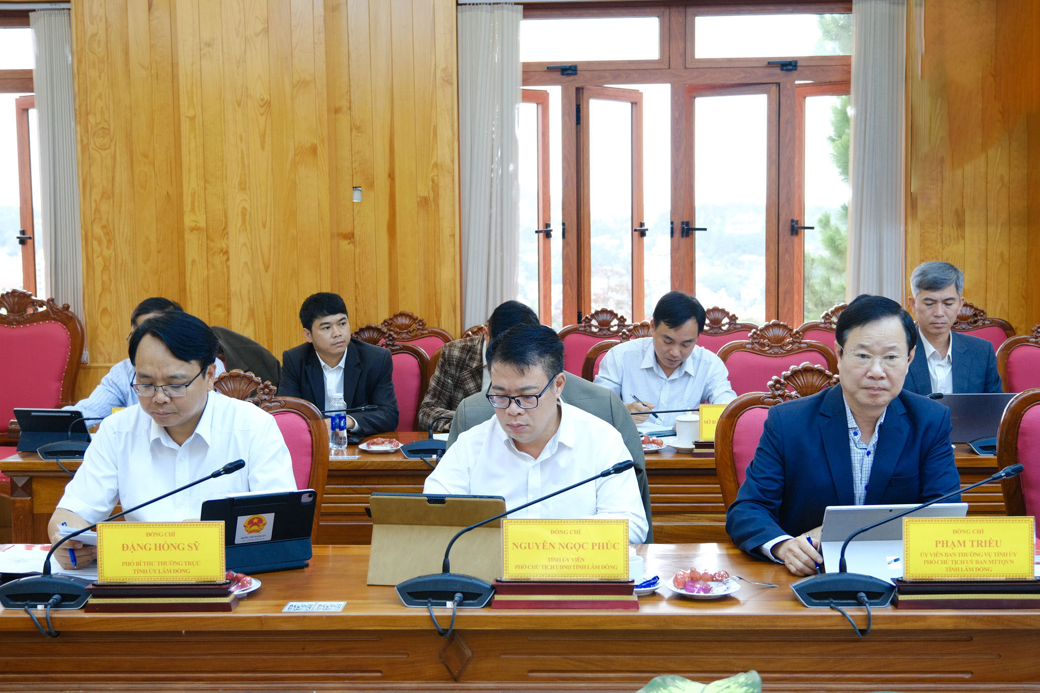 dong-chi-dang-hong-sy-pho-bi-thu-tinh-uy-nguyen-ngoc-phuc-pho-chu-tich-ubnd-tinh-pham-trieu-pho-chu-tich-thuong-truc-uy-ban-mttq-viet-nam-tinh-tham-du-buoi-lam-viec-(1).jpg