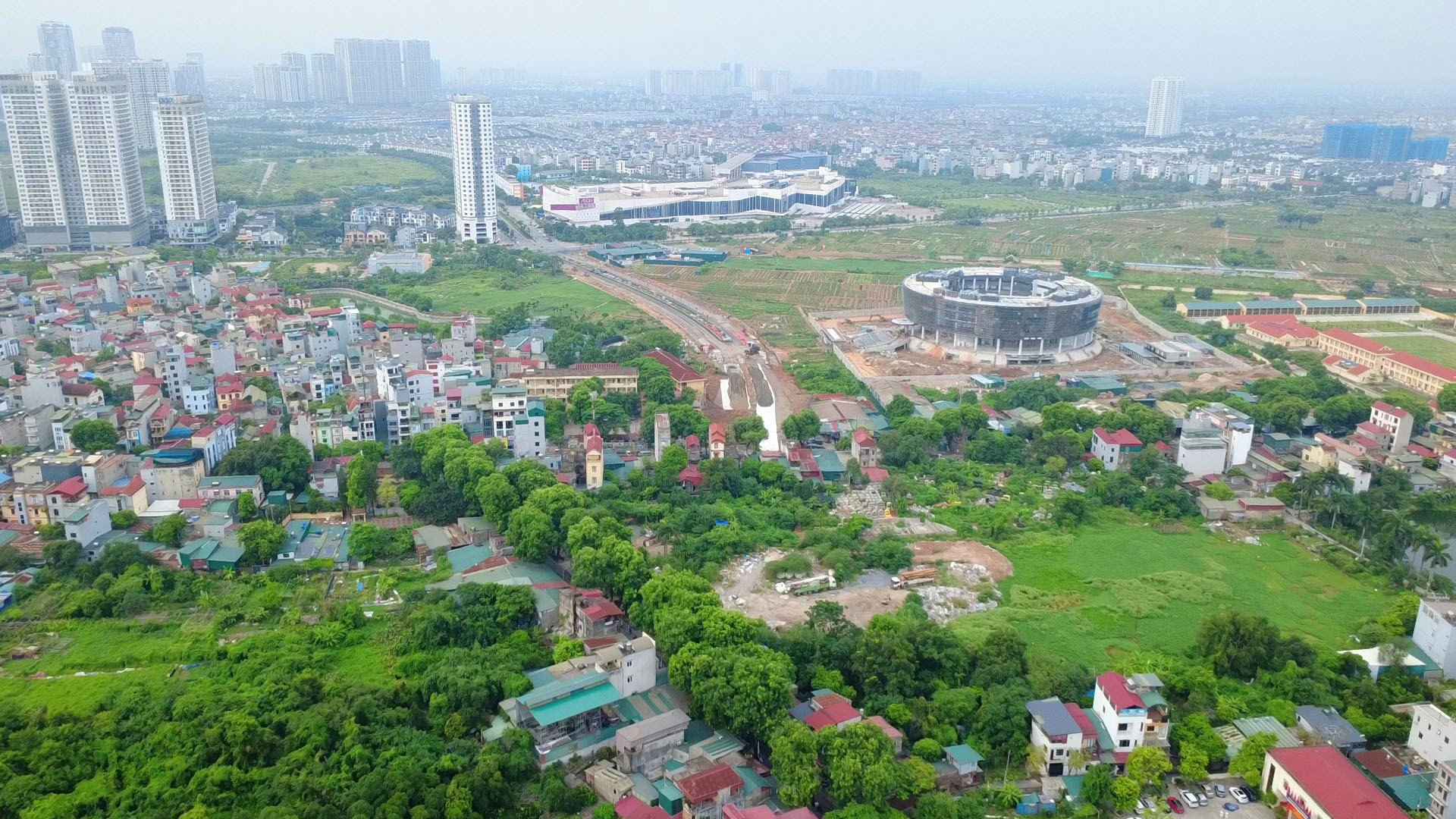 Thi công đường 70 đoạn Hữu Hưng đến Nguyễn Văn Luyện