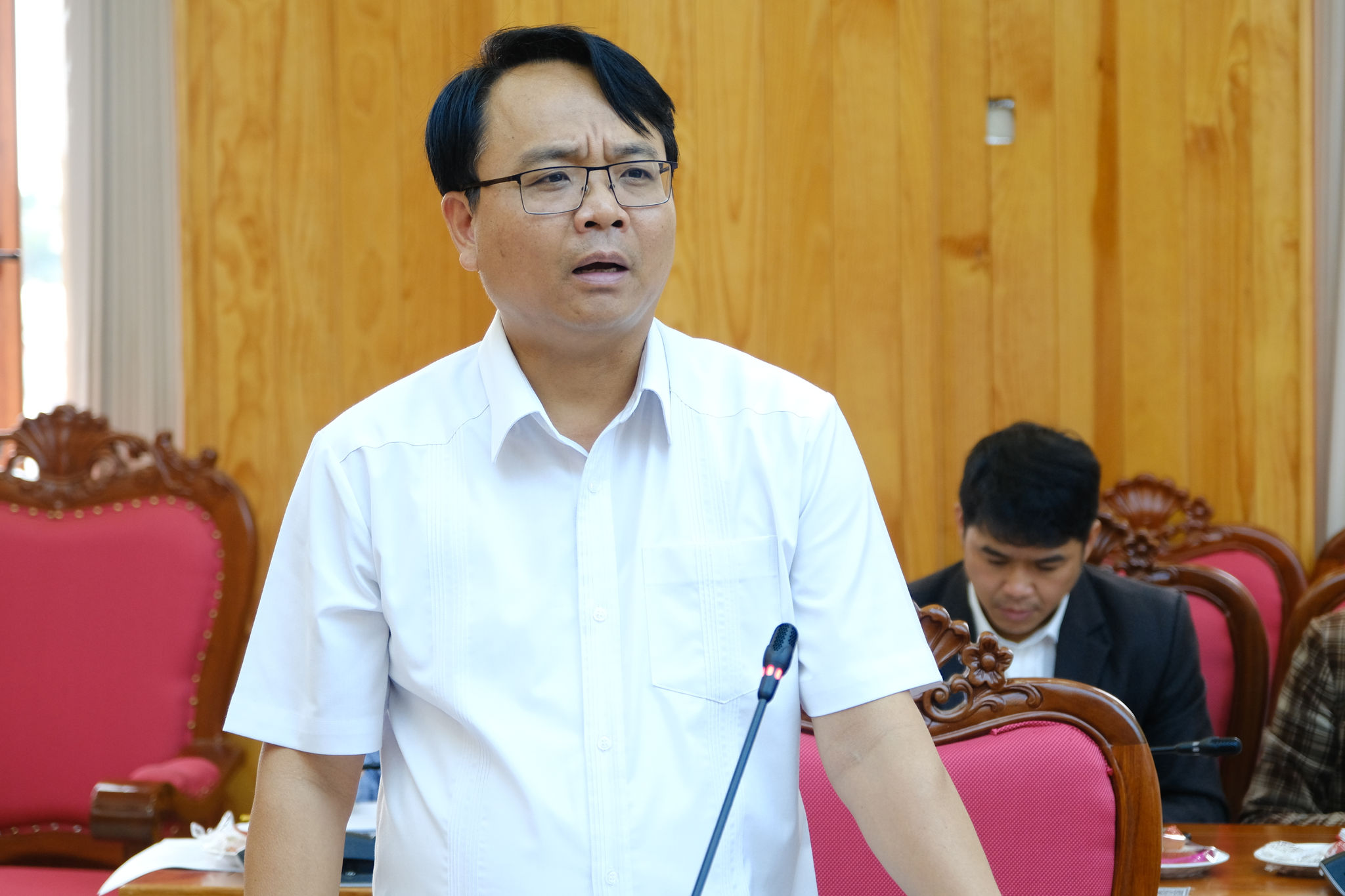 Phó Bí thư Thường trực Tỉnh ủy Đặng Hồng Sỹ phát biểu tại buổi làm việc 