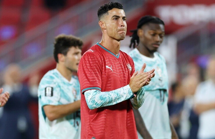 Ronaldo rơi lệ khi tri ân Diogo Jota