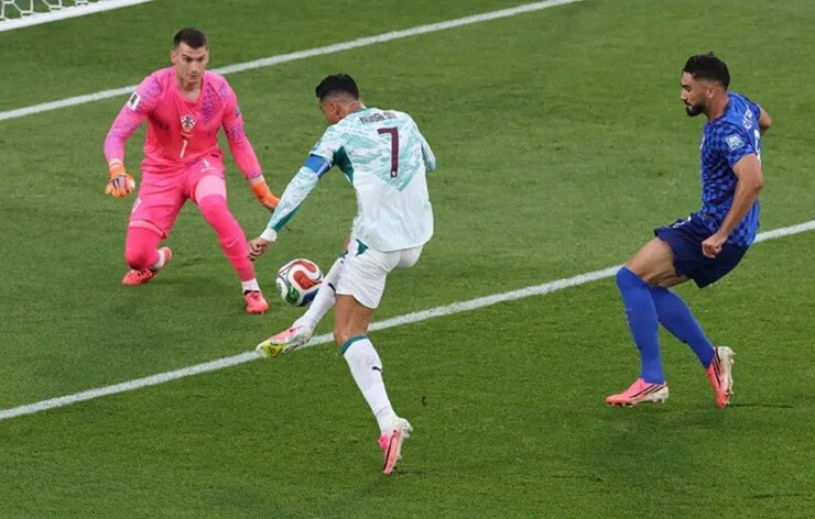 Pha dứt điểm đẳng cấp của Ronaldo