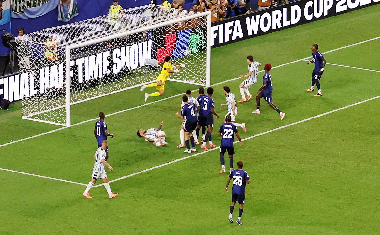 Argentina vẫn thắng, Messi vẫn hay, nhưng Cape Verde đã chứng minh nhà vô địch không phải không thể bị tổn thương