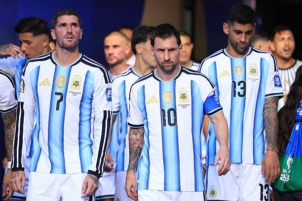 Argentina cần nhiều hơn một Lionel Messi. Ảnh: Getty Images