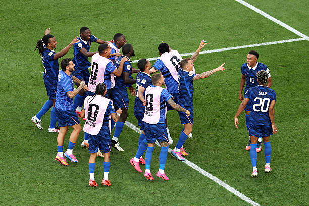 Niềm vui của các cầu thủ Pháp sau khi giành vé vào vòng tứ kết World Cup 2026.