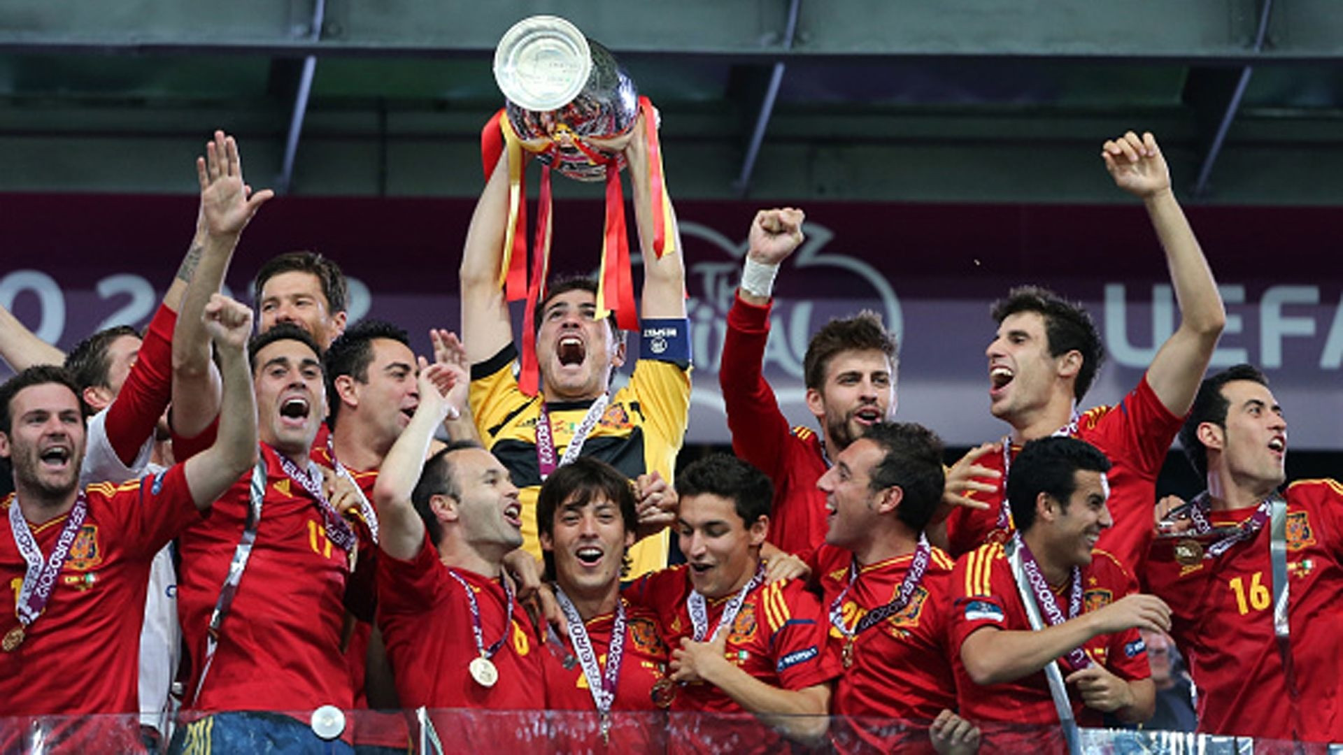 Bồ Đào Nha vs Tây Ban Nha EURO 2012 Ronaldo lỡ lượt sút, La Roja vào chung kết