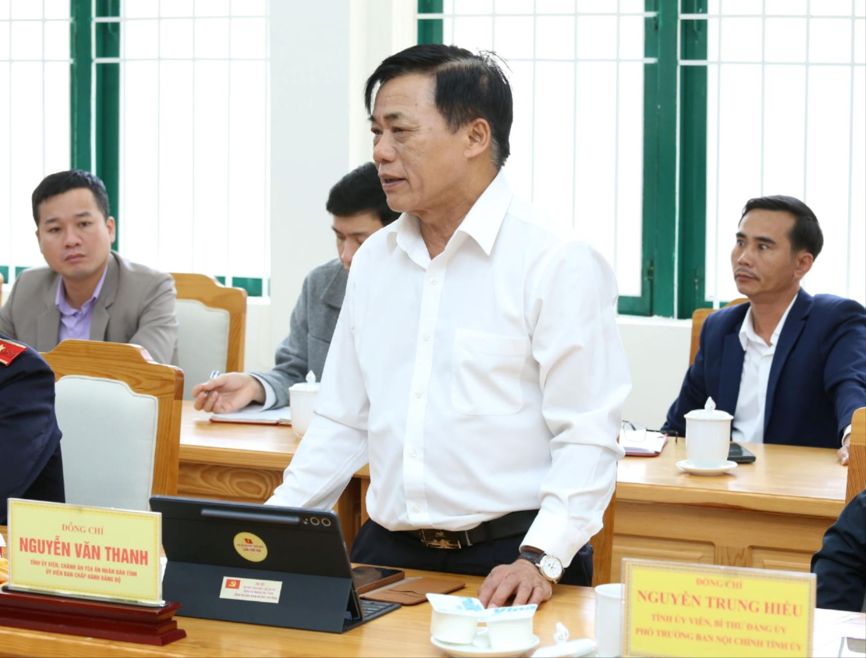 dong-chi-nguyen-van-thanh-tinh-uy-vien-chanh-an-toa-an-nhan-dan-tinh-lam-dong-phat-bieu-y-kien-ve-cong-tac-ket-nap-dang-vien-moi(1).jpg
