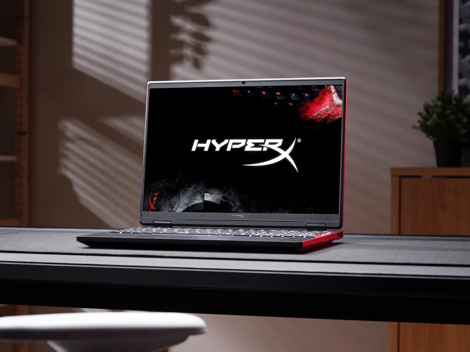HP HyperX Omen 15 với bàn phím số đầy đủ