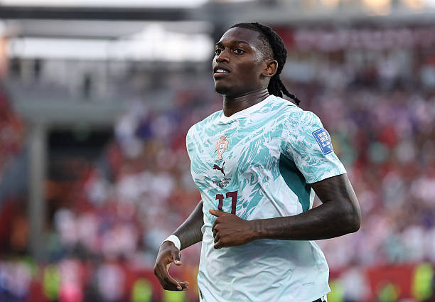 Rafael Leão está despertando o interesse do Tottenham Hotspur. Foto: Getty Images