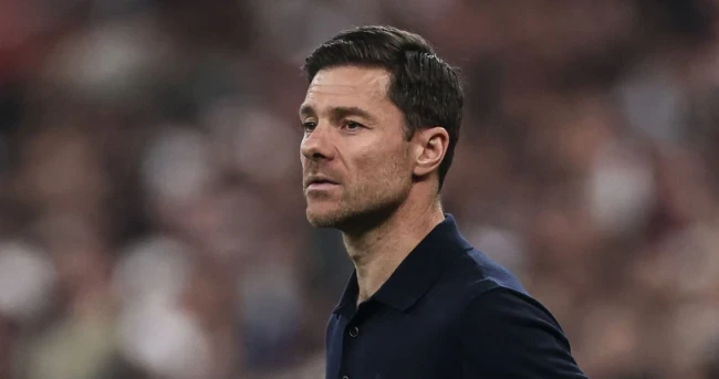 O técnico Xabi Alonso espera que Bouaddi seja uma peça importante para o futuro do Chelsea.