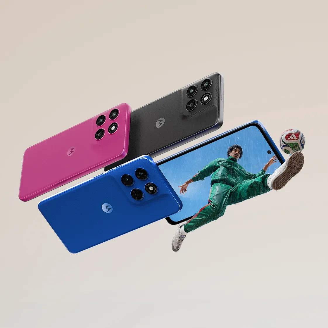 Cận cảnh thiết kế mặt sau và các nút bấm vật lý của Moto G77 Power.