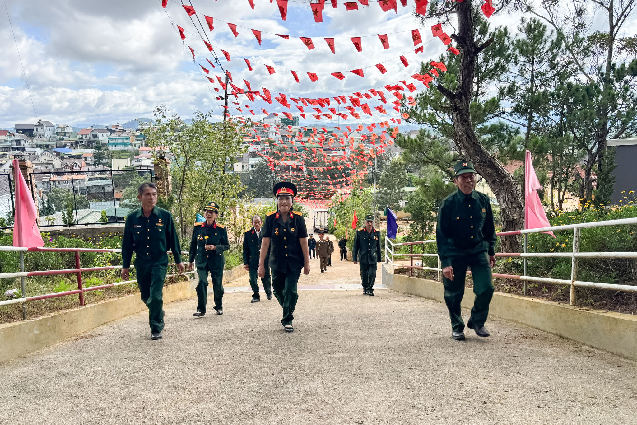 duong-co-do-hoi-ccb-phuong-xay-dung.jpg
