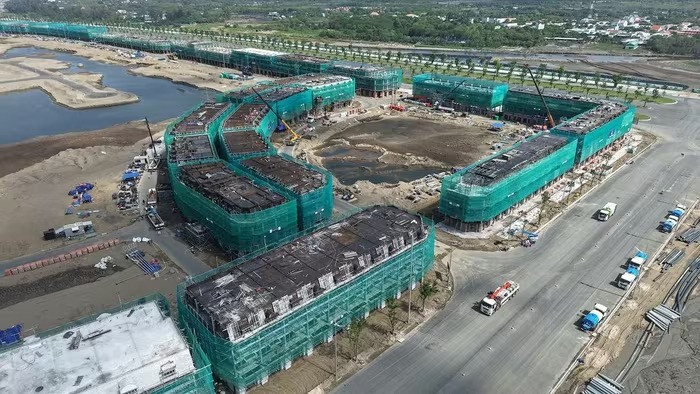 Các phân khu chức năng và dãy nhà thấp tầng bắt đầu hình thành tại dự án lấn biển Cần Giờ.