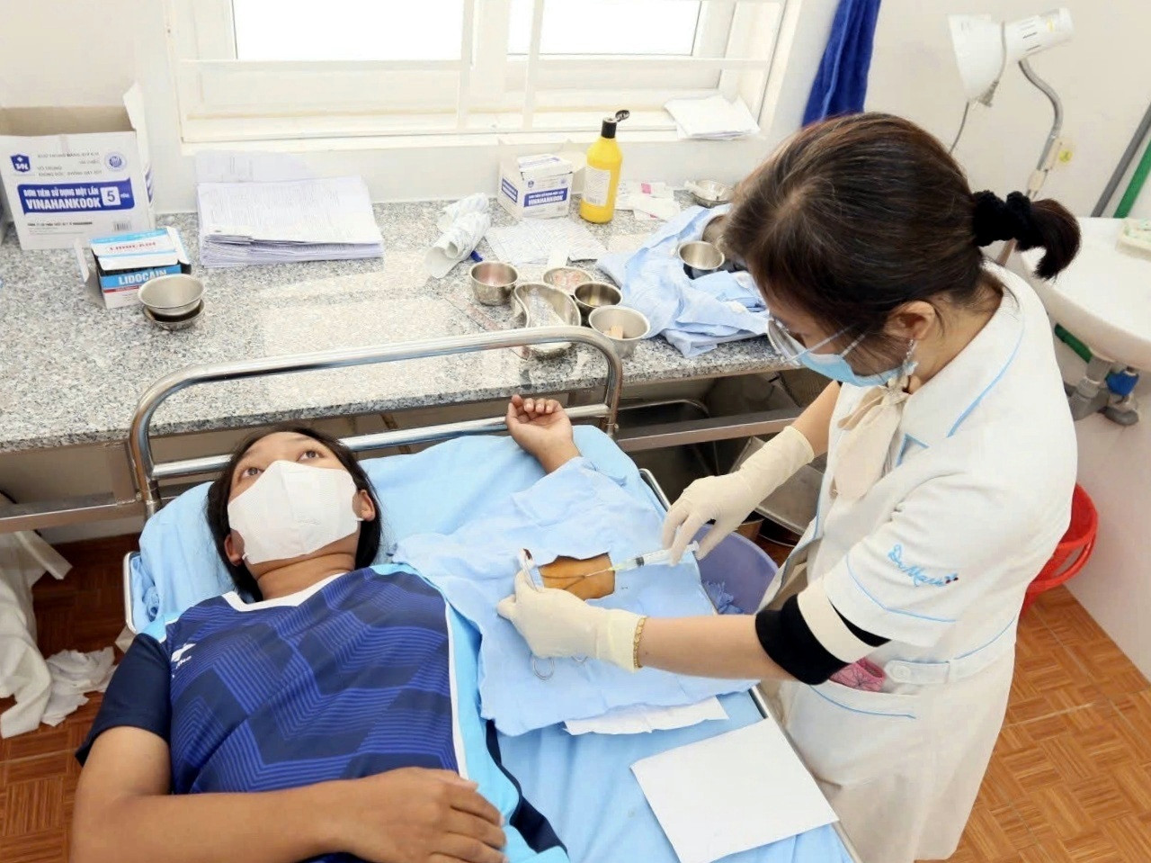 6-2- Cấy que tránh thai miễn phí cho phụ nữ vùng DTTS tại Lâm Đồng