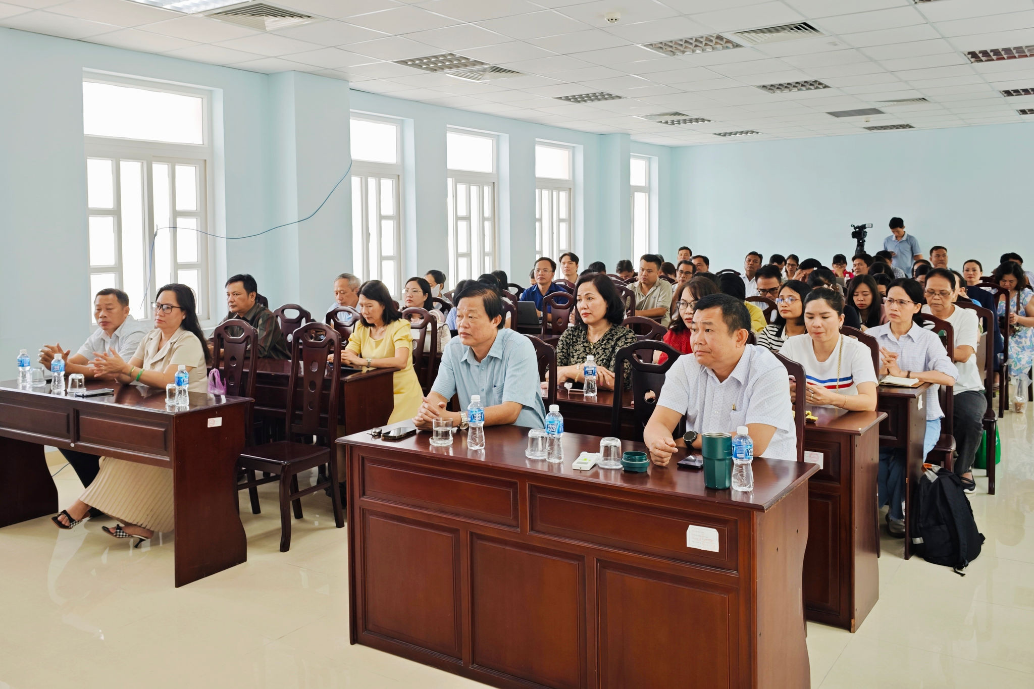 Cán bộ, viên chức, người lao động Báo và PTTH Lâm Đồng (khu vực Phan Thiết) tham gia học tập, quán triệt nghị quyết