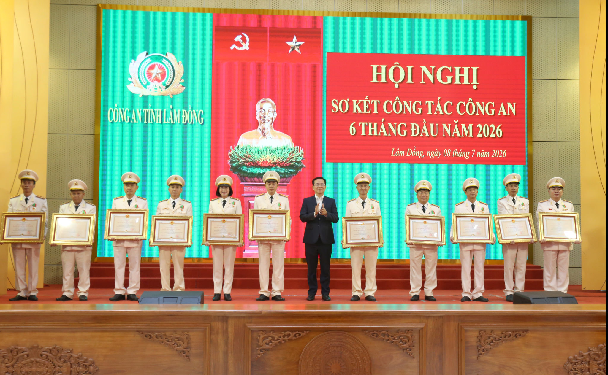Công an Link vào Dubai88 nhà cái phát huy vai trò nòng cốt bảo đảm Tải Dubai palace Cập nhật Link, tạo điểm tựa phát triển kinh tế - xã hội