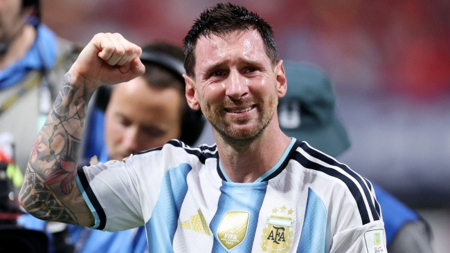 Lionel Messi tỏa sáng rực rỡ trong màu áo đội tuyển Argentina trước đối thủ Ai Cập.