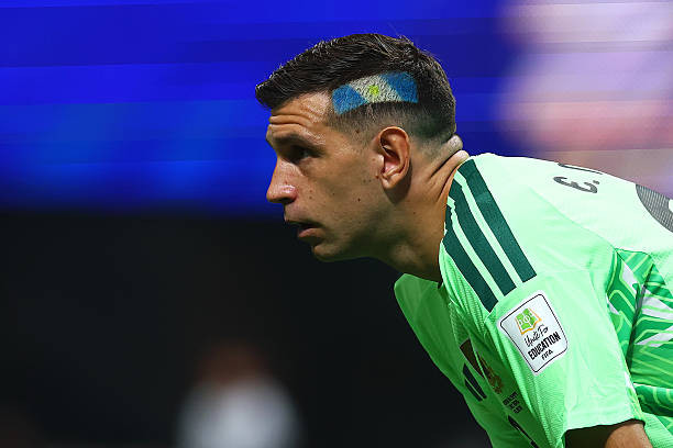 Thủ môn Emiliano Martinez trong trận đấu với Ai Cập tại World Cup