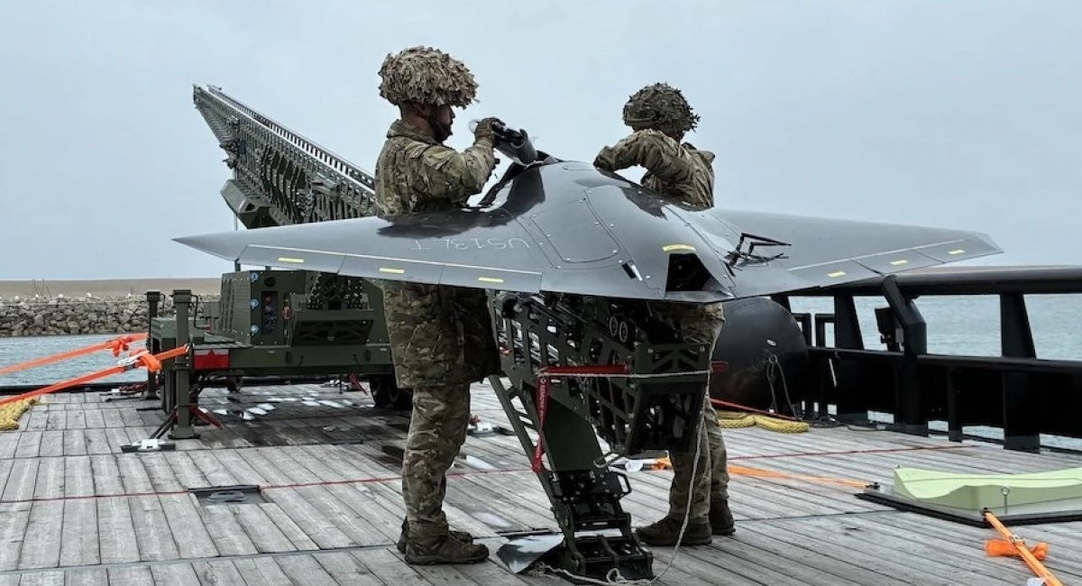 UAV tấn công Nyan được phóng từ máy phóng gắn trên boong tàu thử nghiệm XV Patrick Blackett